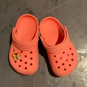 Baby pink/coral colored crocs size 6/7!